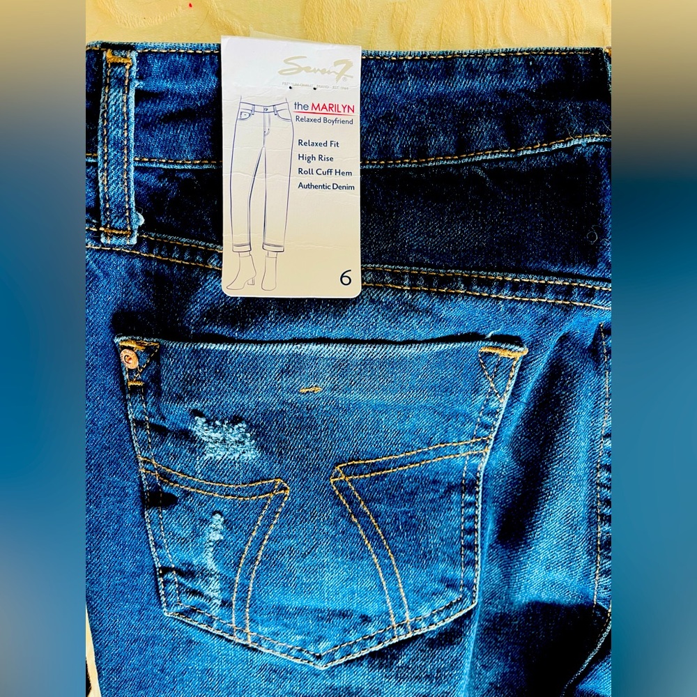 Seven “ Marilyn “ relaxed boyfriend Roll cuff Hem .. NWT